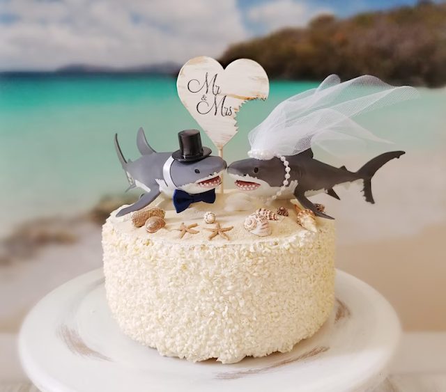 Cake decoration for beach wedding theme