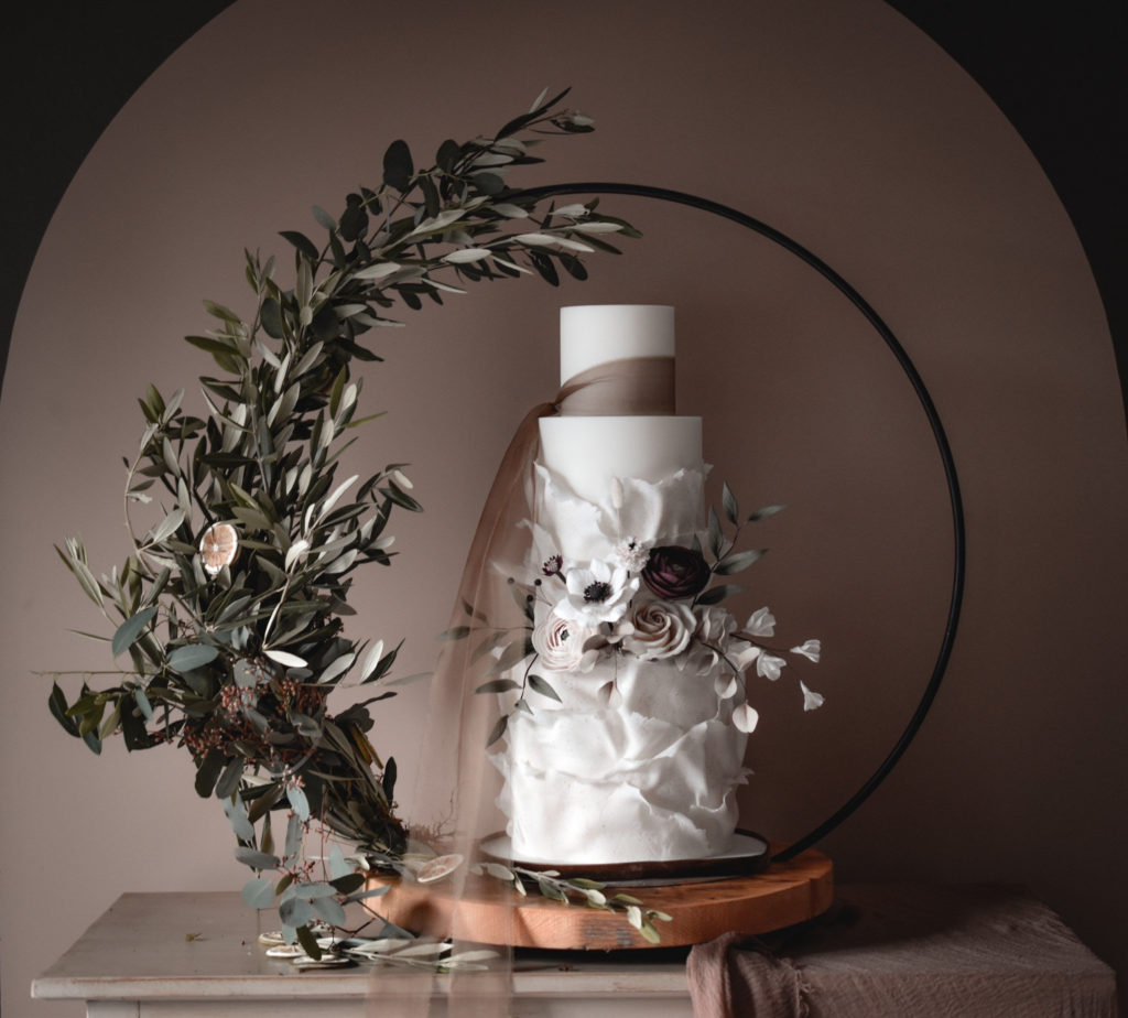 Rustic Wedding Cake Stand with Decoration