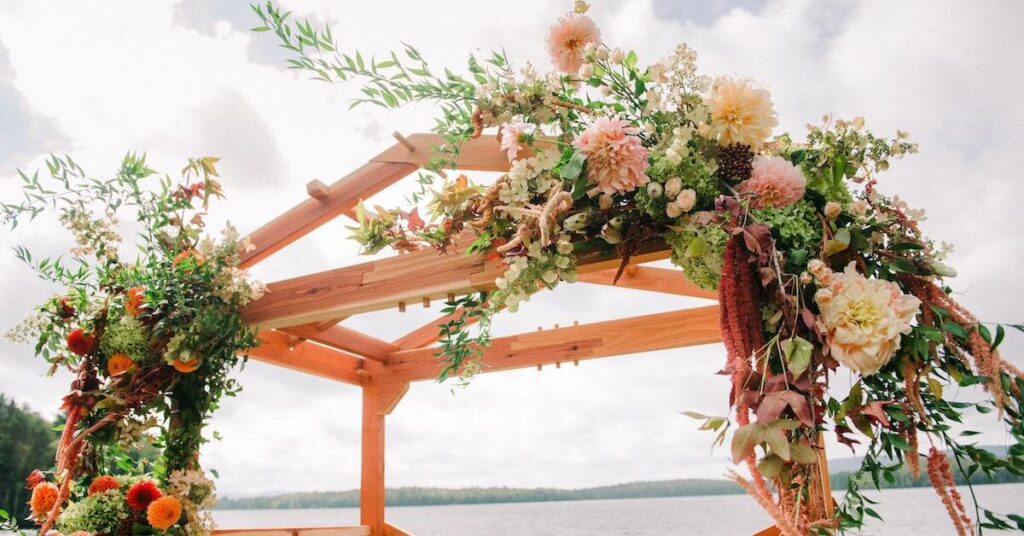 Sustainable flower arrangement for wedding event
