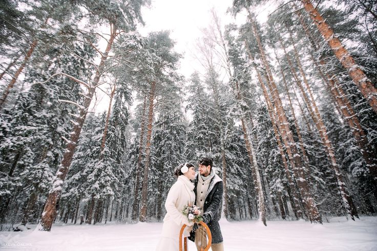 Forest winter couple photography